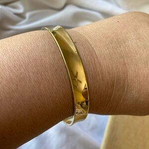 Vintage Hobe’‎ Gold Tone Bangle Bracelet